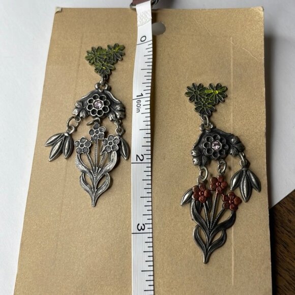 Floral‎ Dangly Earrings - Picture 3 of 5